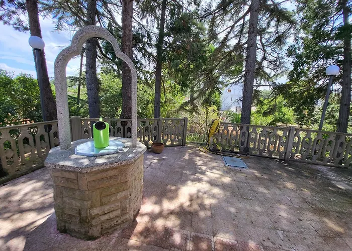 Isabella 奥斯图尼